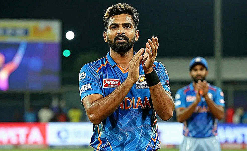প্রতিধ্বনির ভিড়ে শব্দ খোঁজা: এশীয় ক্রিকেটের বাজার পড়ার নোটবুক