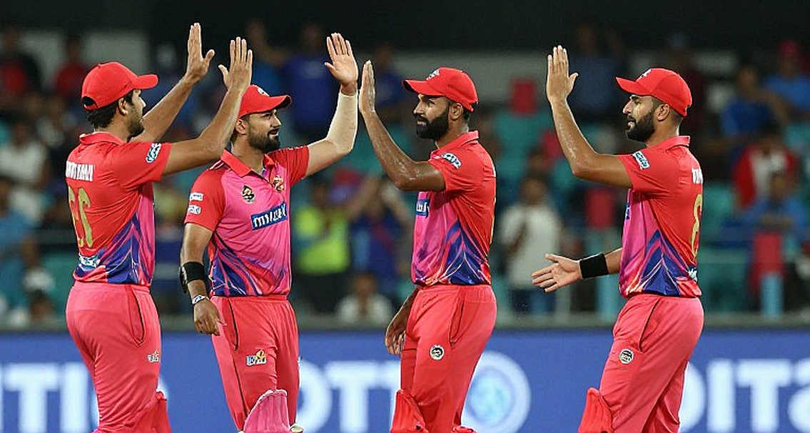 বৃষ্টি চলে যায় না, গ্যালারিতে বসতে শেখে: এশীয় ক্রিকেটের মৌসুম আসলে কে লেখেন